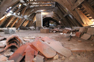 Dvůr Alinkov, Wohnhaus, Dachboden