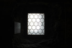 Burgruine Falkenstein, Original-Fenster