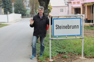 Steinebrunn, Ortstafel