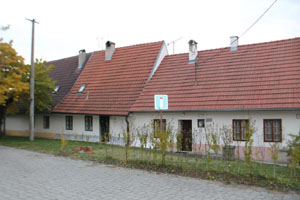 Veľk Levre, Habnsky dvor, Reihenhuser