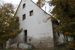 Veľk Levre, Habnsky dvor, einzelnes Haus