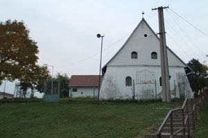 Velk Levre, Habnsky dvor, katholische Kirche