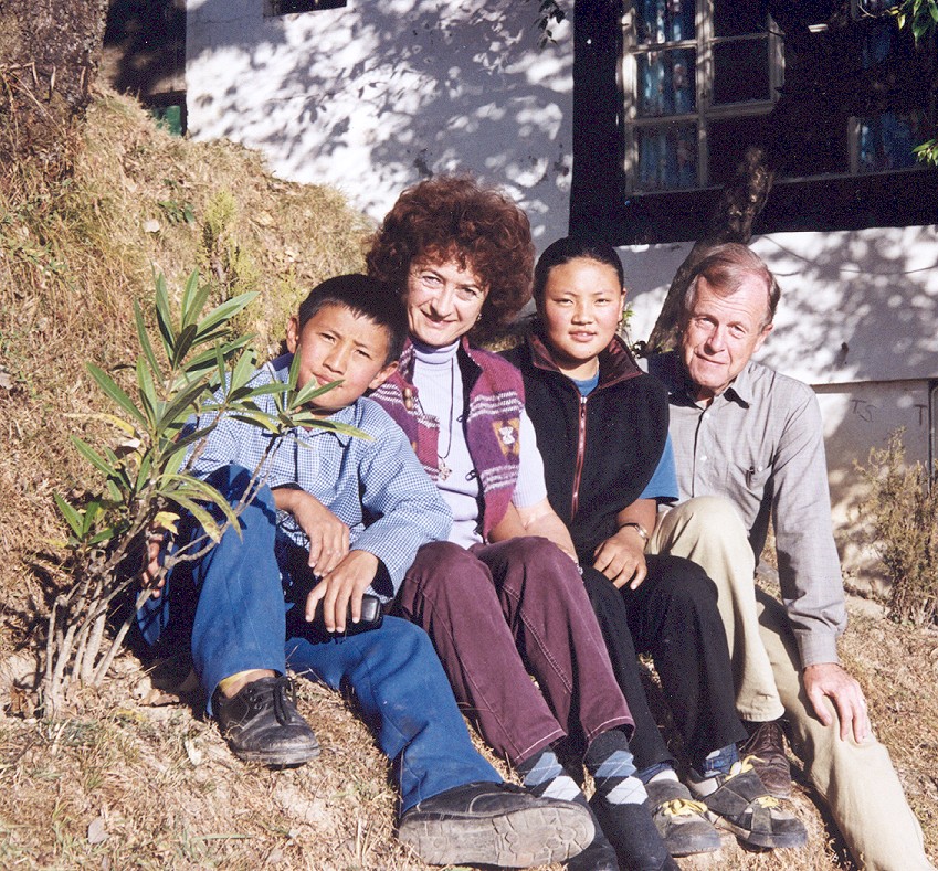 Elisabeth Zimmermann, Obfrau von Save Tibet, mit Ehemann und Kindern